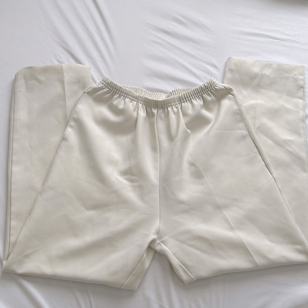 Low waist, white wide leg, slant pocket pants